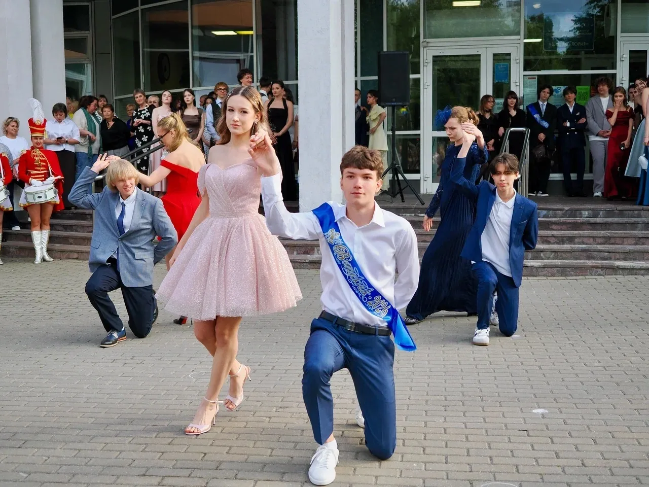 ВЫПУСК-2026
🗓️ 26.06.26
Красивая дата выпала в этом году для выпускных!

☀️Пусть рассвет, который в
