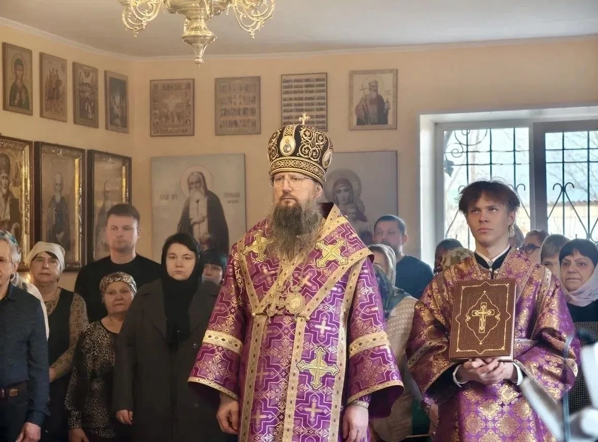 В пятую Неделю Великого поста митрополит Павел совершил Литургию в храме п. Заводской