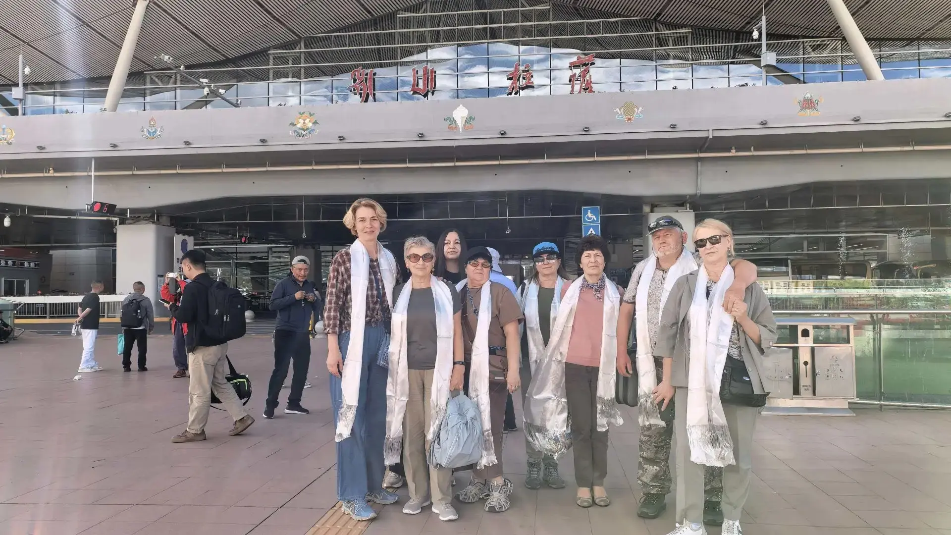 #КомандаЖеньшеня на Тибете

Прошли аклиматизацию.
Высокогорье повлияло на самочувствие. 

Сейчас уже
