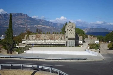 🛠 Памятник Крымским партизанам благоустроили в Алуште.
