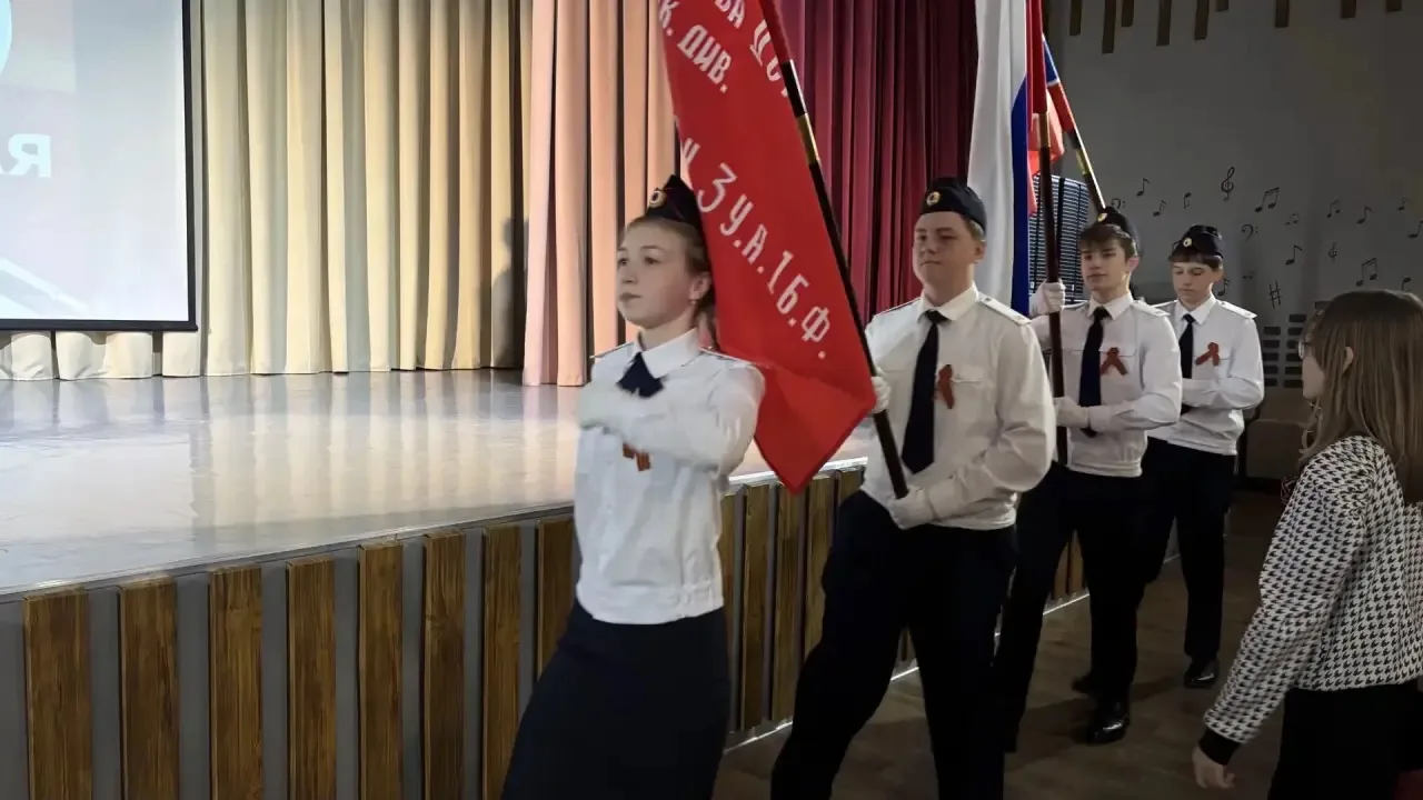 🎗️Праздник со слезами на глазах: в нашей школе прошёл торжественный концерт к 9 Мая  В преддверии Дн