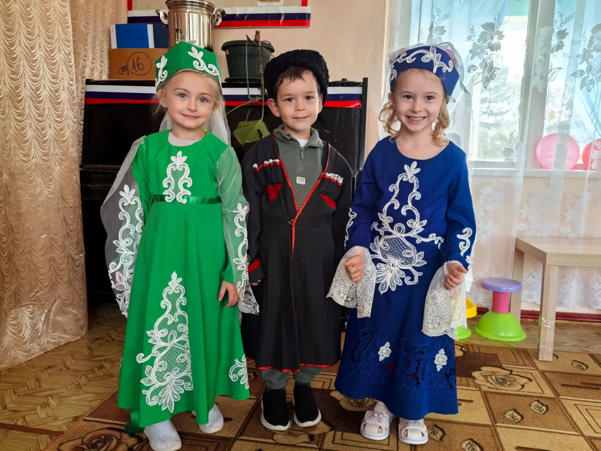 🎉 День адыгейского национального костюма в средней группе! 🎉