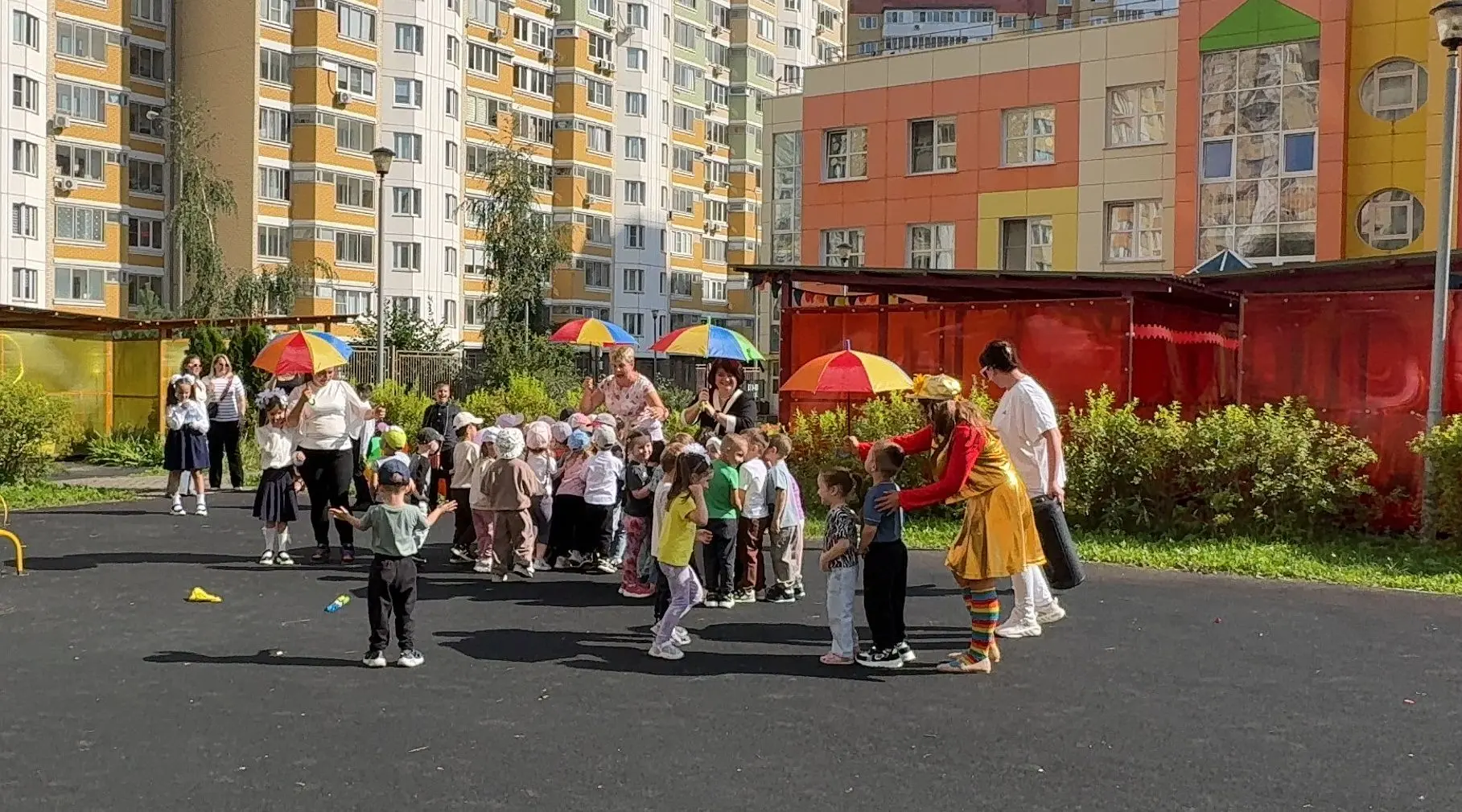 День знаний для детей это особенный праздник, который символизирует начало нового учебн...