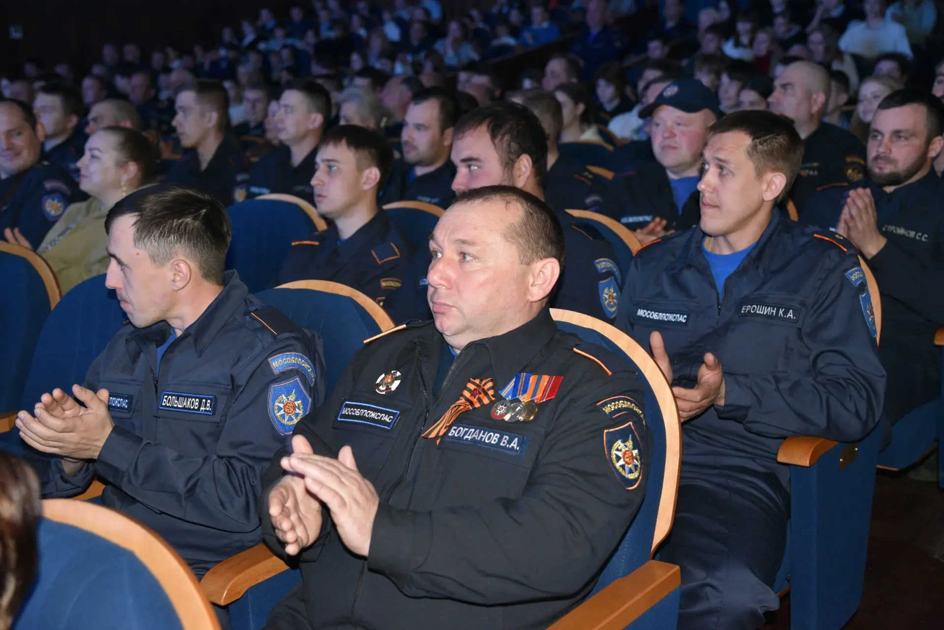 🚒 Огнеборцы приняли участия в торжествах, посвященных Дню пожарной охраны 🤝  🚩 Накануне профессионал