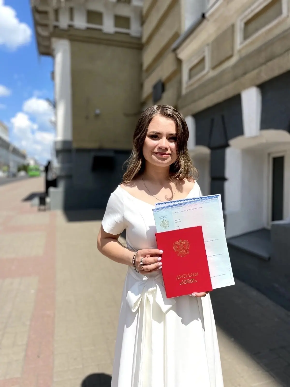 Официально заявляем: наши выпускники самые-самые!

Теперь уже бывшие студенты продолжают делиться с 