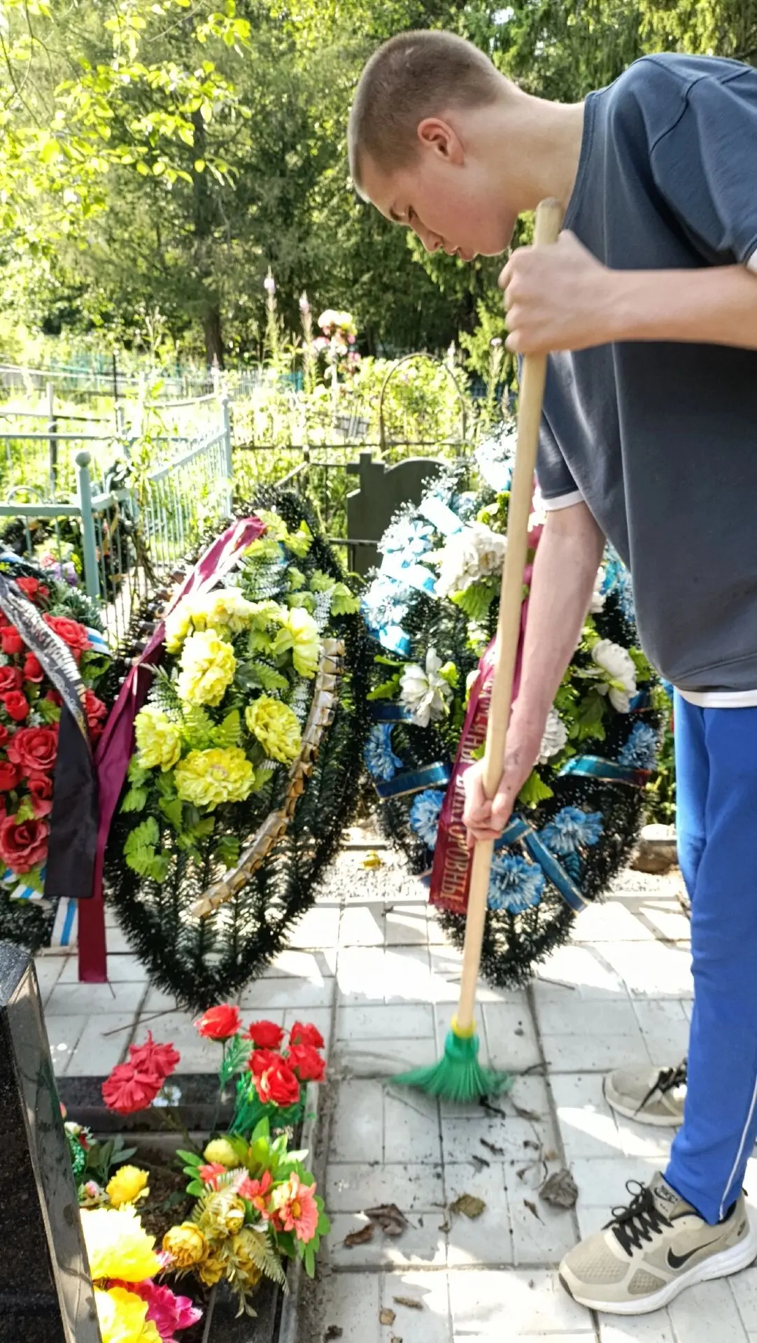 Места  захоронения участников СВО - это не просто территория памяти, но и символы благо...