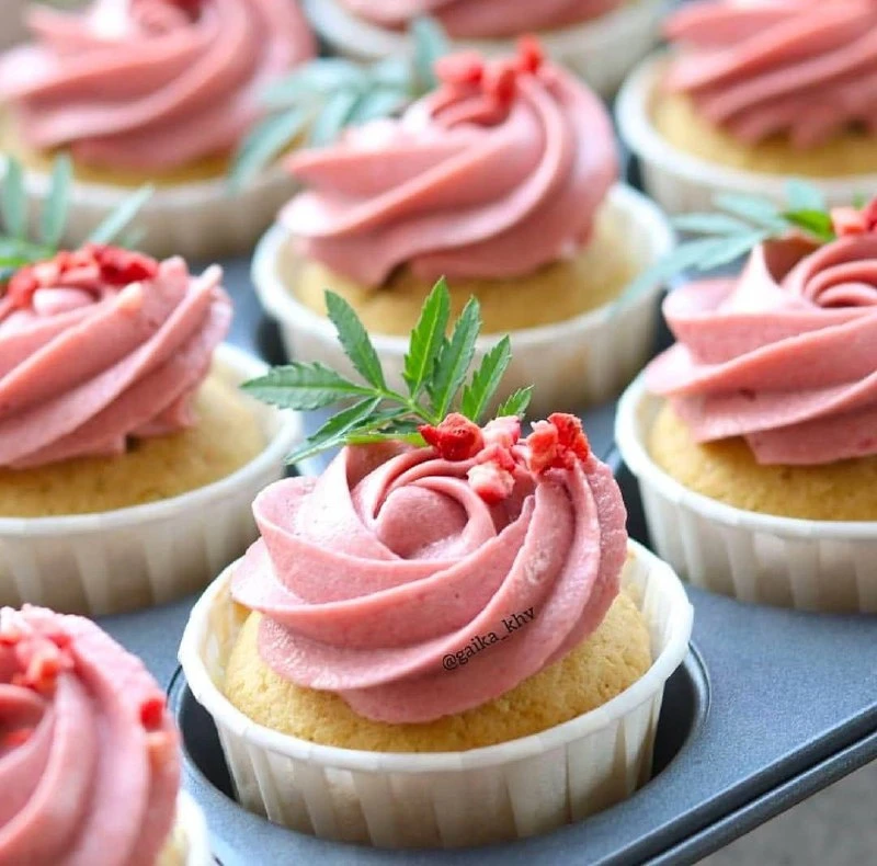 Клубничный крем без сливок и сыра 🍓

Автор: Яна Бен gaika_khv

Ингредиенты:
Клубничное пюре 250 г
С