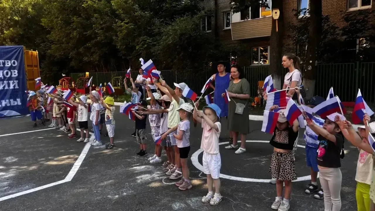 🐻 Дошкольное отделение «Чебурашка»

🇷🇺 Накануне Дня России в нашем дошкольном отделении прошёл пр