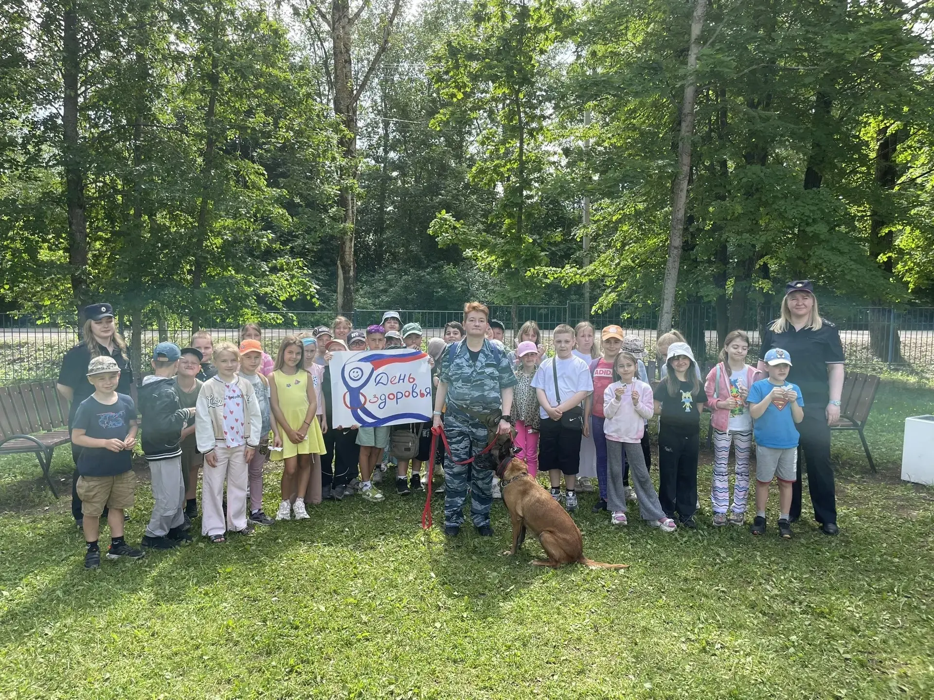 Во вторник, 9 июня, в нашем лагере стартовал антинаркотический месячник! 🌟 Это время, когда мы може
