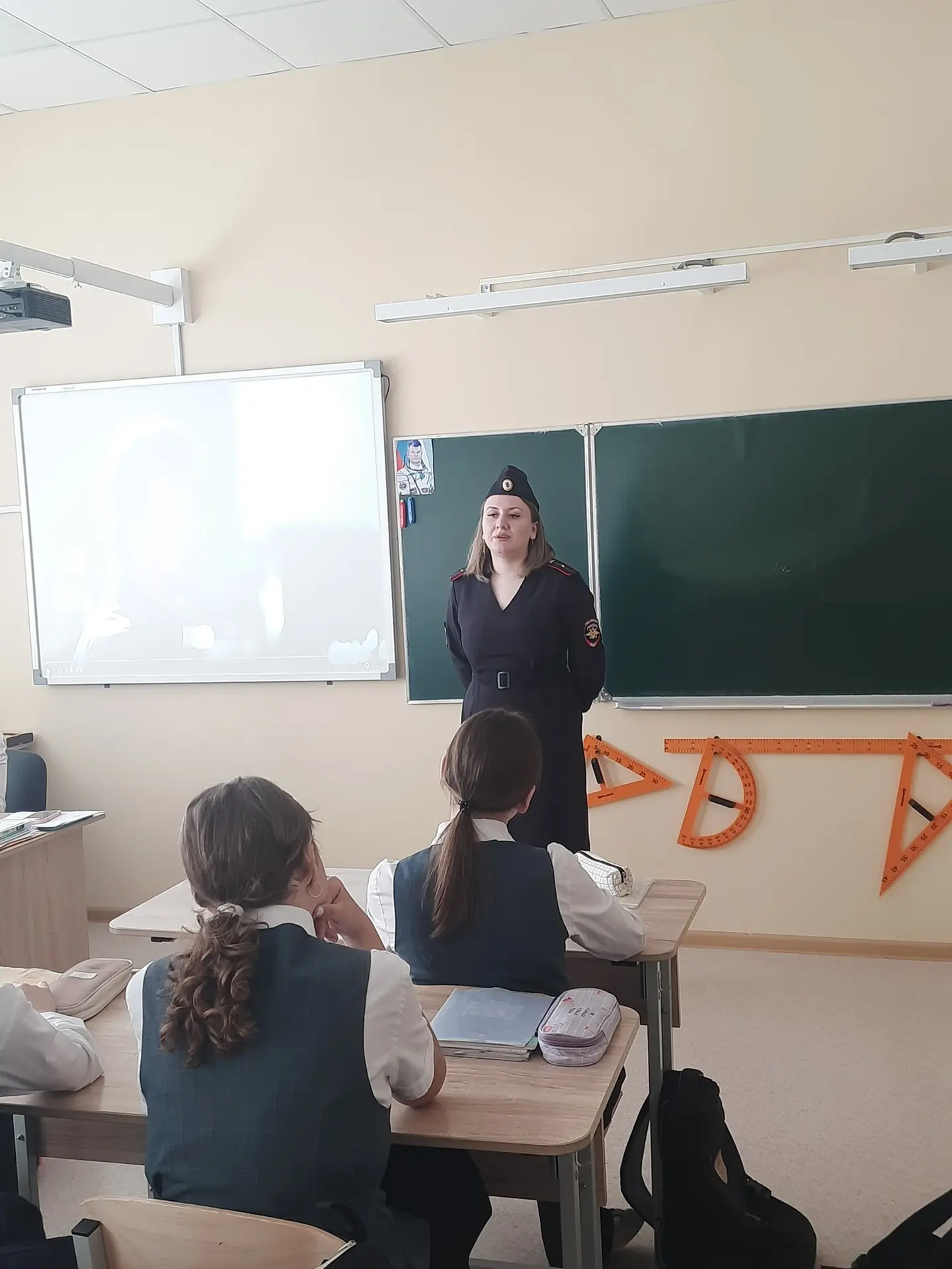 Профилактические встречи   25.05.2026 г. прошли встречи инспектора ПДН УМВД России по г. Пензе Белоб