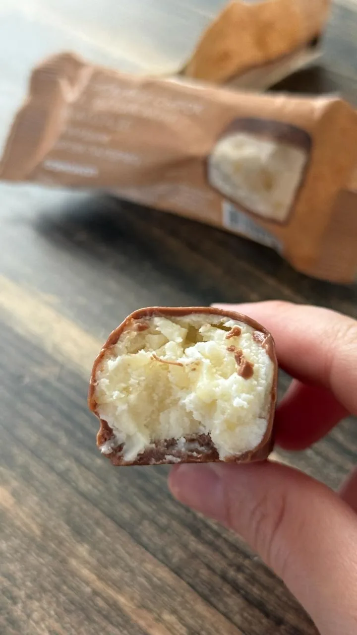 Воскресенье и время рубрики #сладкиенаходки  

Сегодня очень странный продукт – сырок... С СЫРОМ 😱
