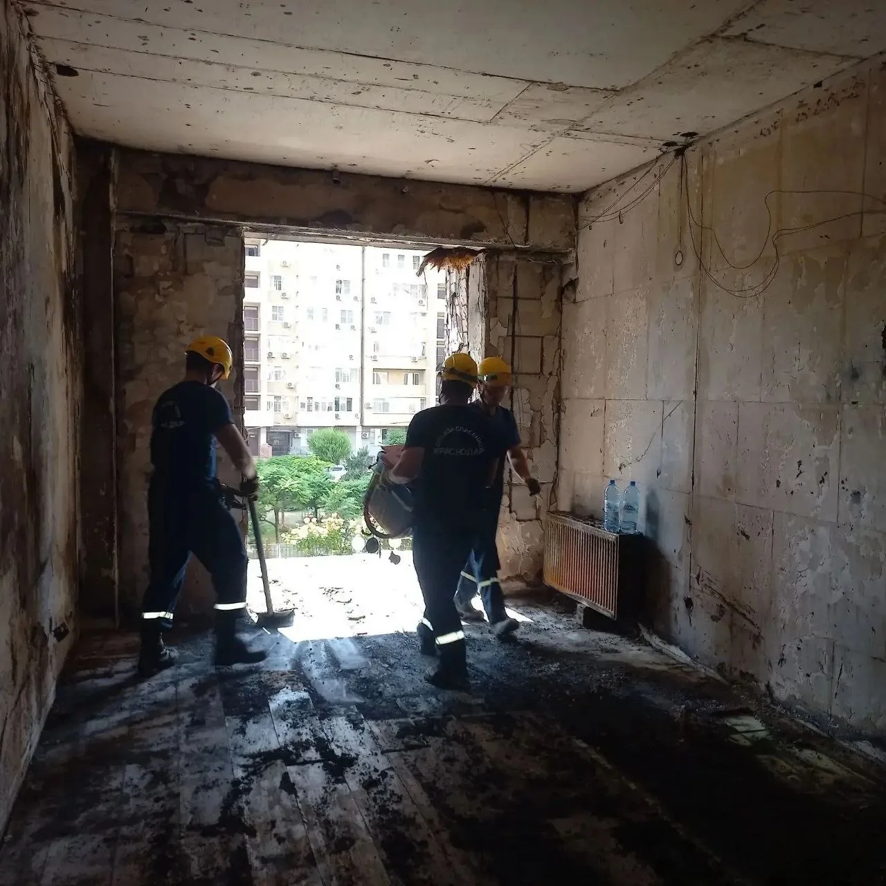 ⚡В Краснодаре ввели локальный режим ЧС в доме, пострадавшем от атаки БПЛА

Повреждены 11 квартир, вы