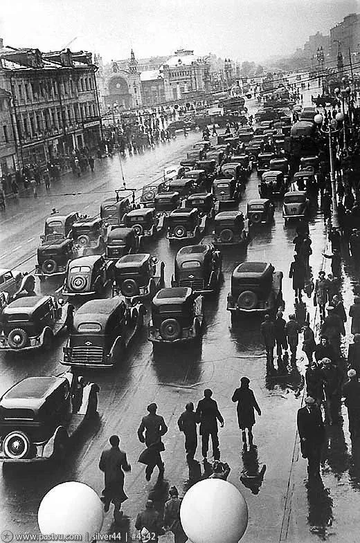 🚘 Москва, 14 октября 1945 года
