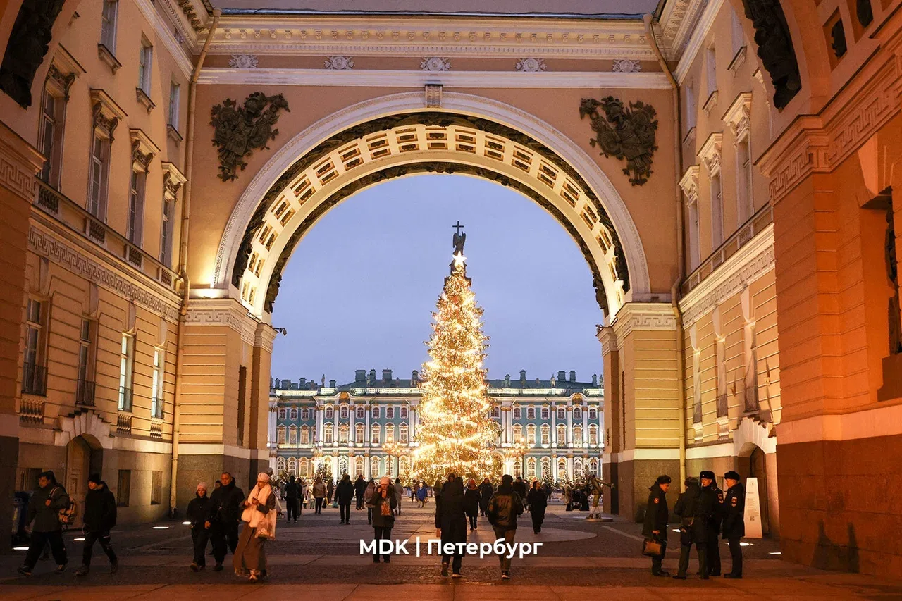🎄 Почти полмиллиарда рублей потратят на новогоднее оформление Петербурга
