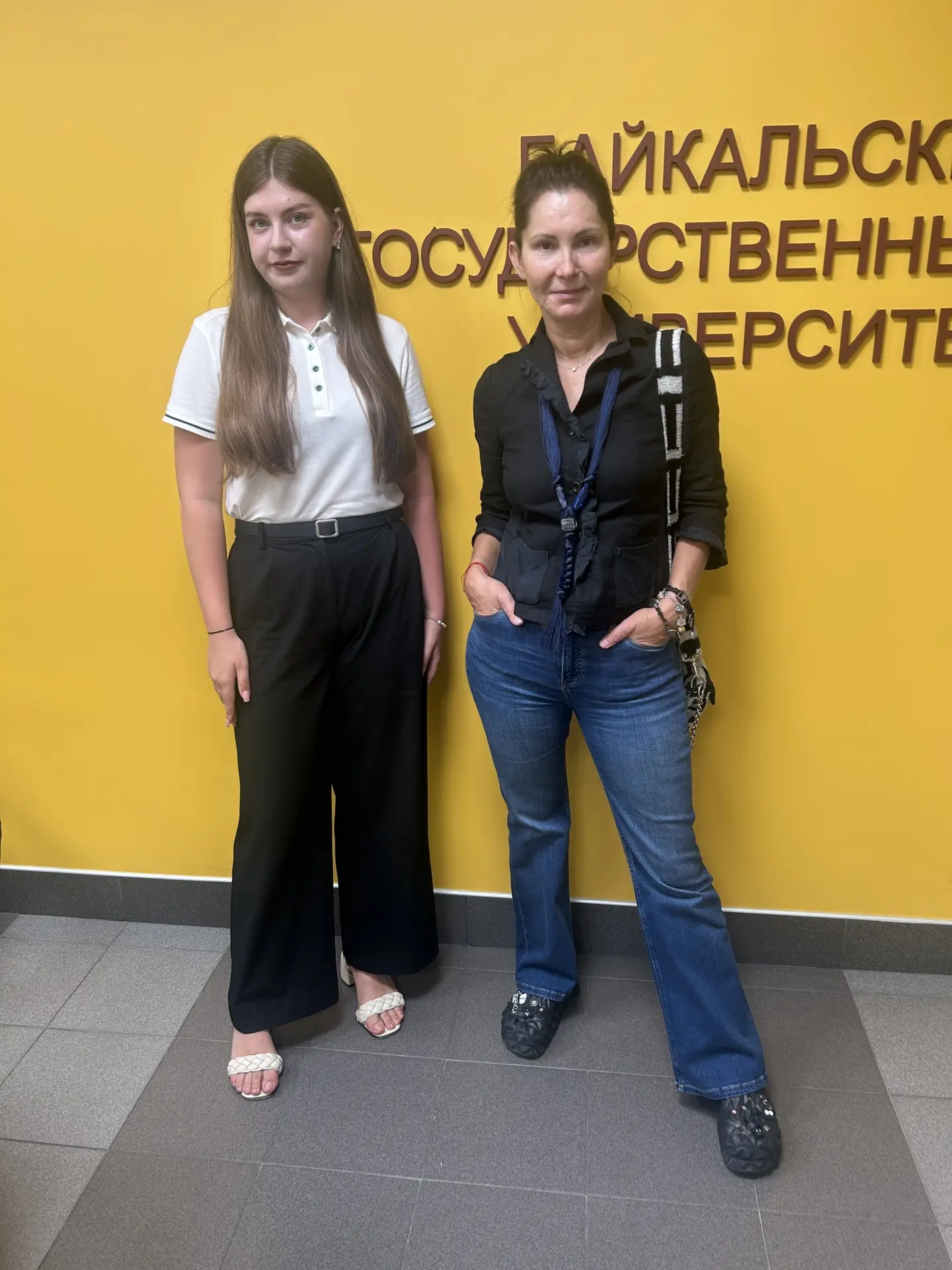 🎨 Как поддержать молодого художника и почему искусство — это наше всё? Новый выпуск «Знающих людей»