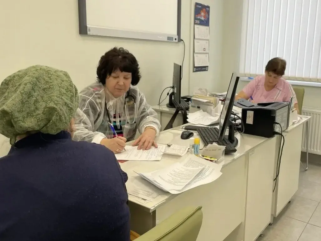 Врачи Курской областной больницы провели прием в Обояни. В составе выездной бригады работали кардиол