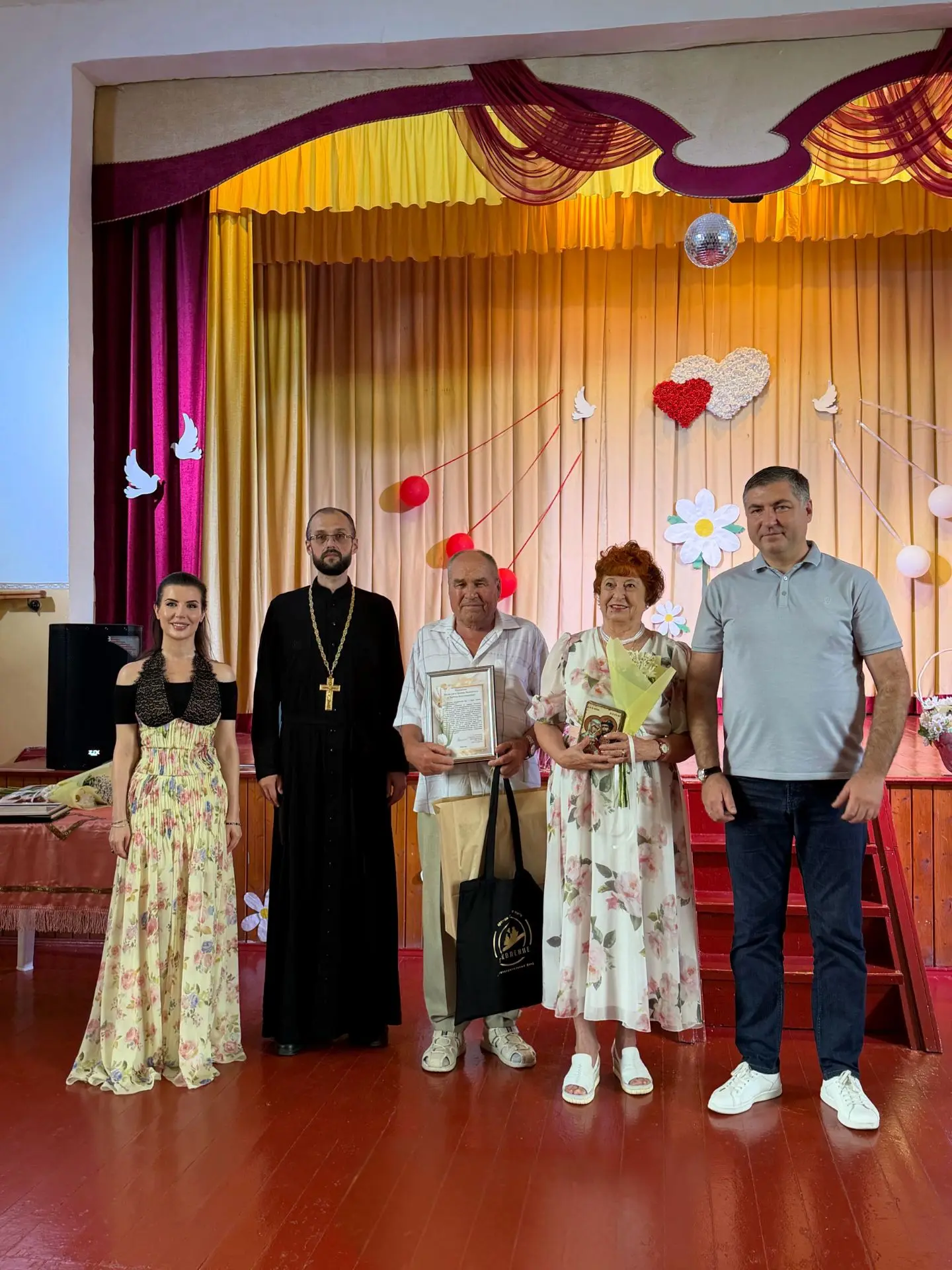 Сегодня в Сельском доме культуры хутора Копанского прошёл праздничный концерт, посвящён...