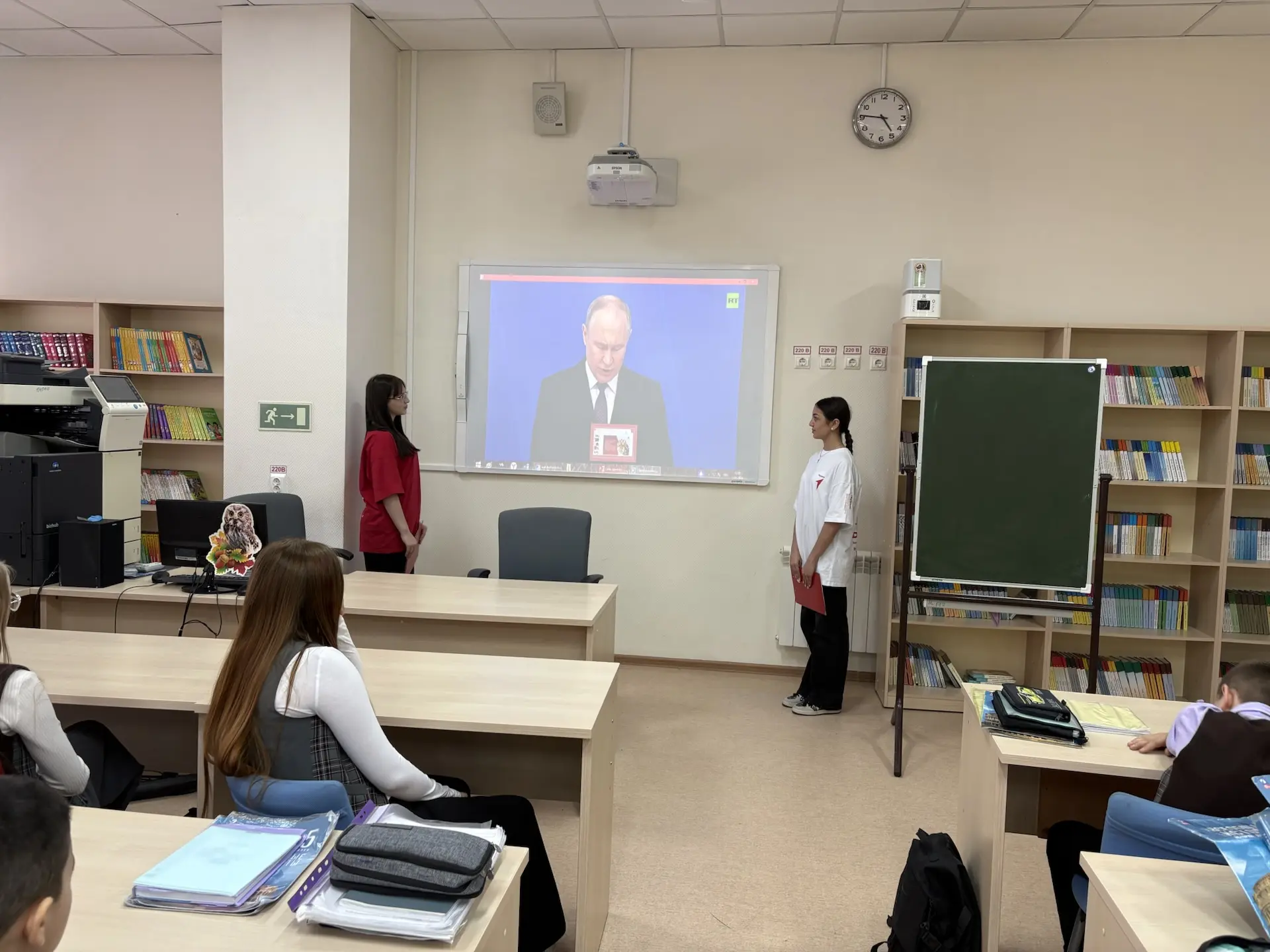 Нити единства🤝  Сегодня у ребят из 5 «Б» был по‑настоящему познавательный день! ✨  Активисты Движени