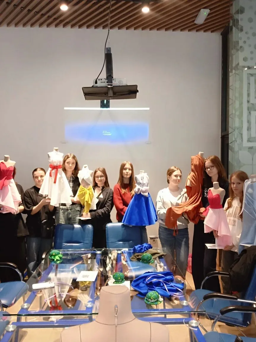 📅 21 марта ученики 8В класса побывали в Центре профессиональной подготовки! 🚀  Ребятам рассказали о 
