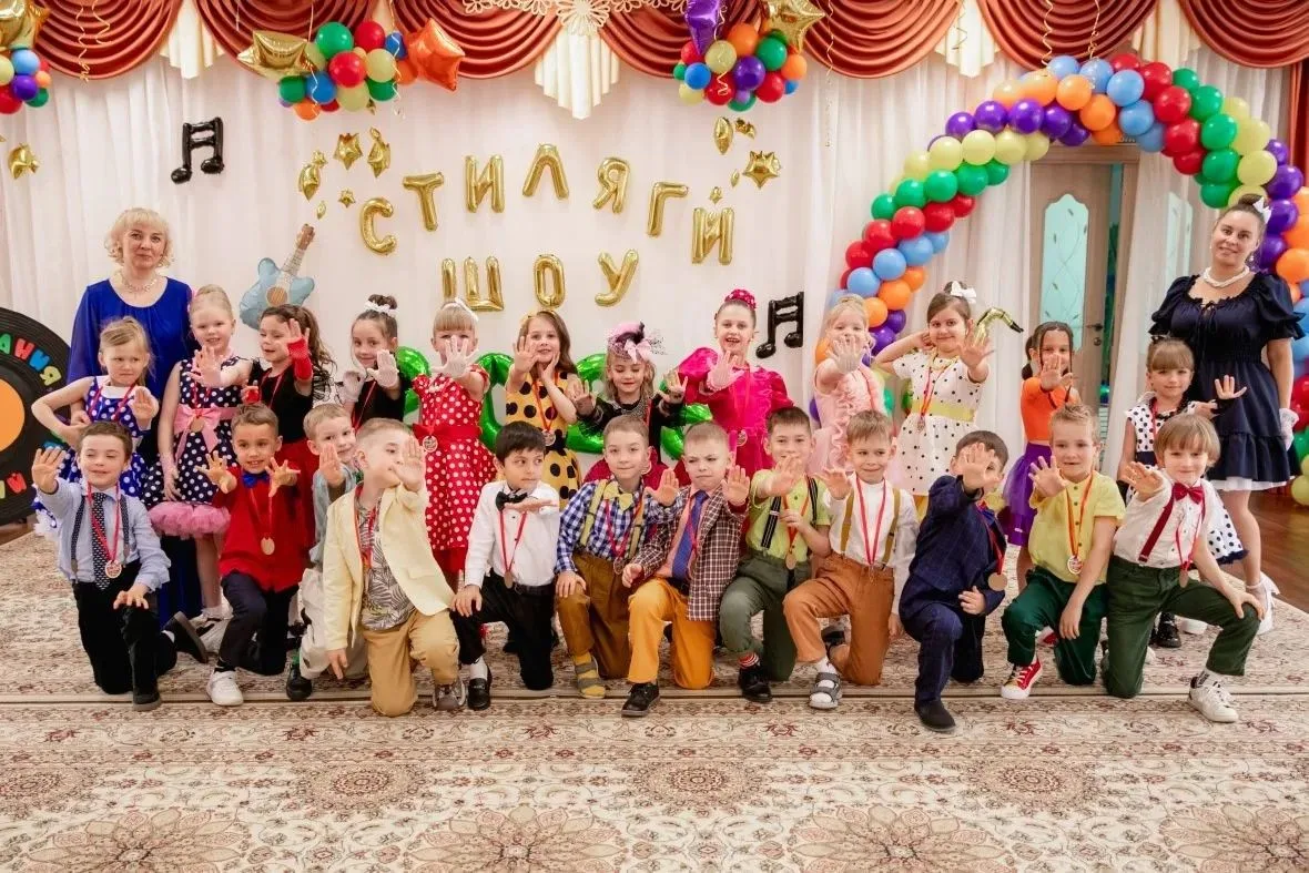Вот и пролетели беззаботные годы, наполненные играми, сказками и первой дружбы. В группе"Почемучки" 