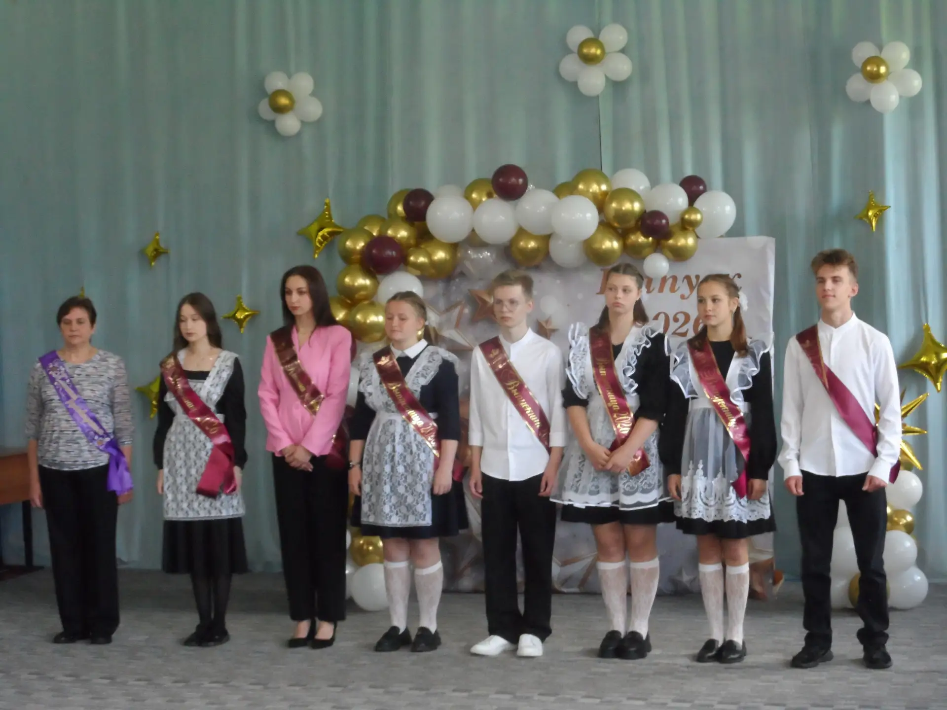 🎈🎈🎈Последний звонок — это эмоционально насыщенный момент в жизни выпускников, их род...