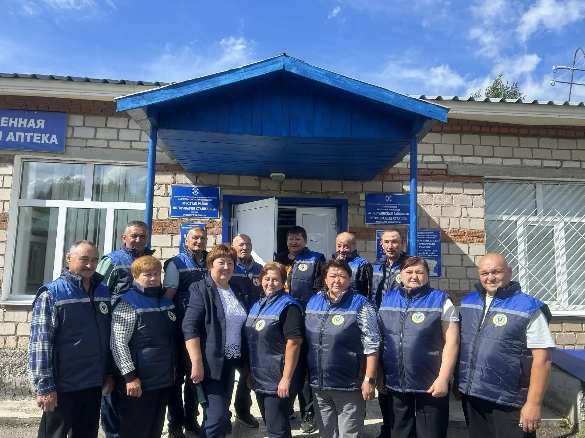 С днем ветеринара! Пусть каждый хвостик, который попадает к вам на прием, уходит здоров...