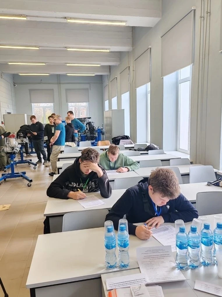 Череповец - город талантливой молодежи!   🚘На базе Череповецкого лесомеханического техникума прошёл 