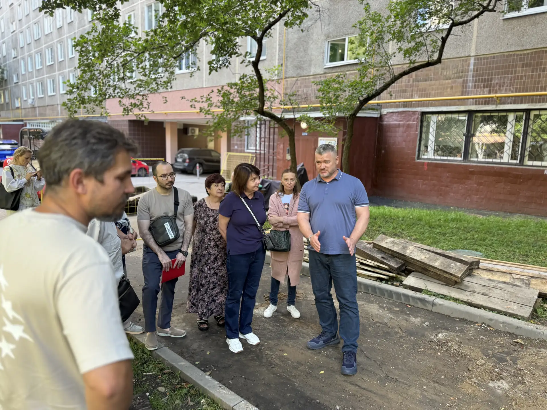 Лестницы на Веерной улице, о ремонте которых просили жители, почти готовы

Дома на Веерной стоят на 