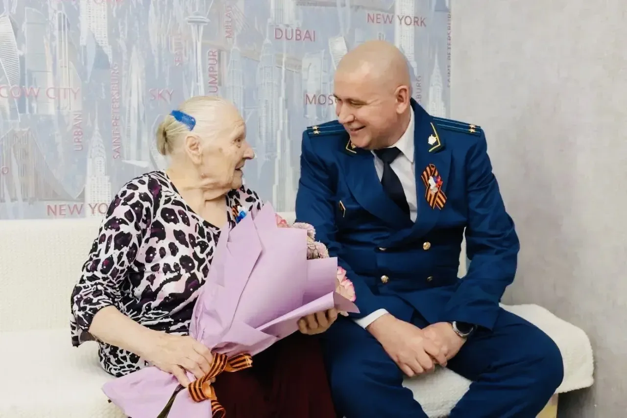 🎗Накануне главного праздника страны - Дня Победы работники прокуратуры Сургутского района посетили т