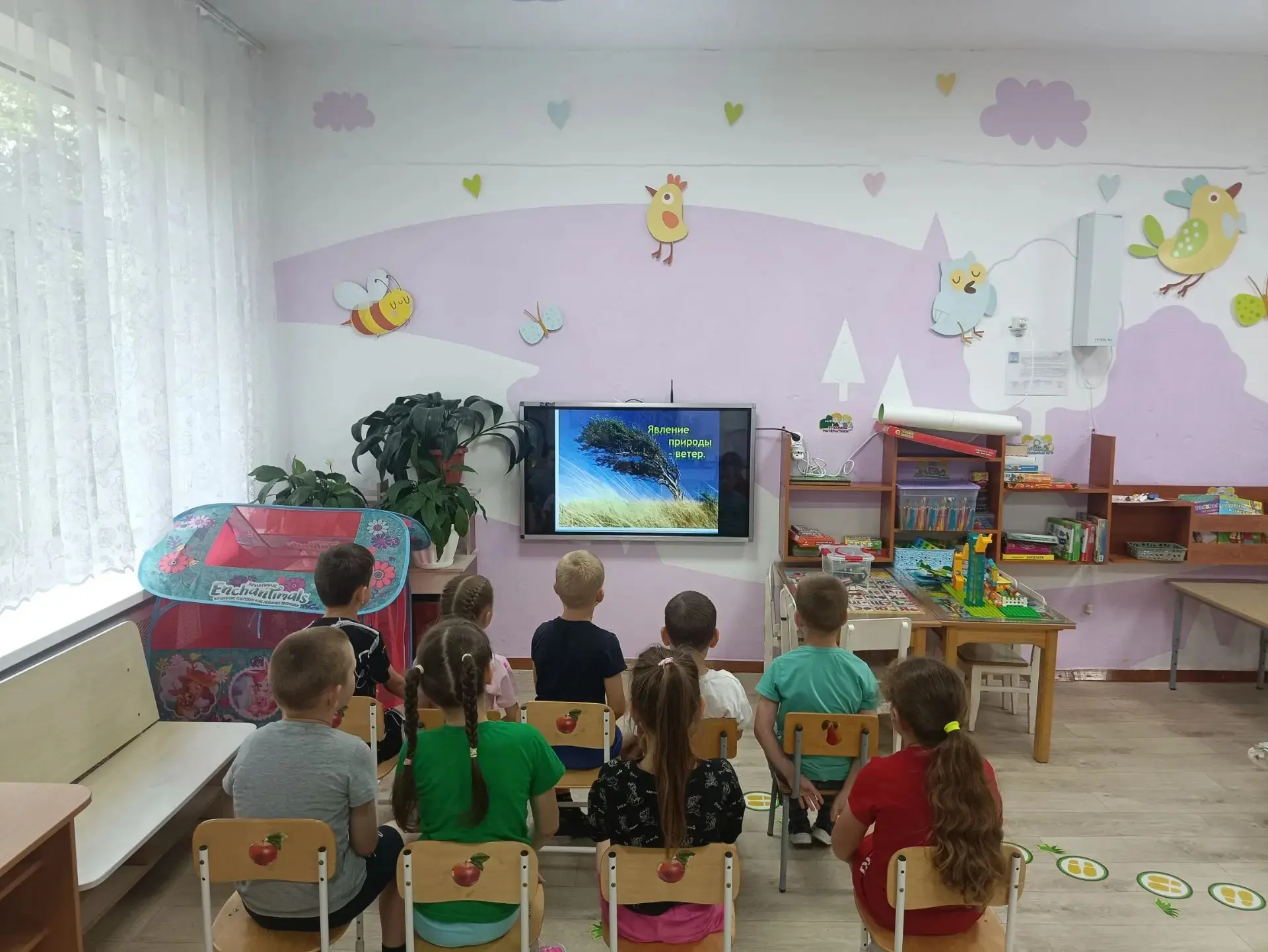 День воздуха и ветра в подготовительной группе! 💨🪁

Сегодня наши юные исследователи из подготовите