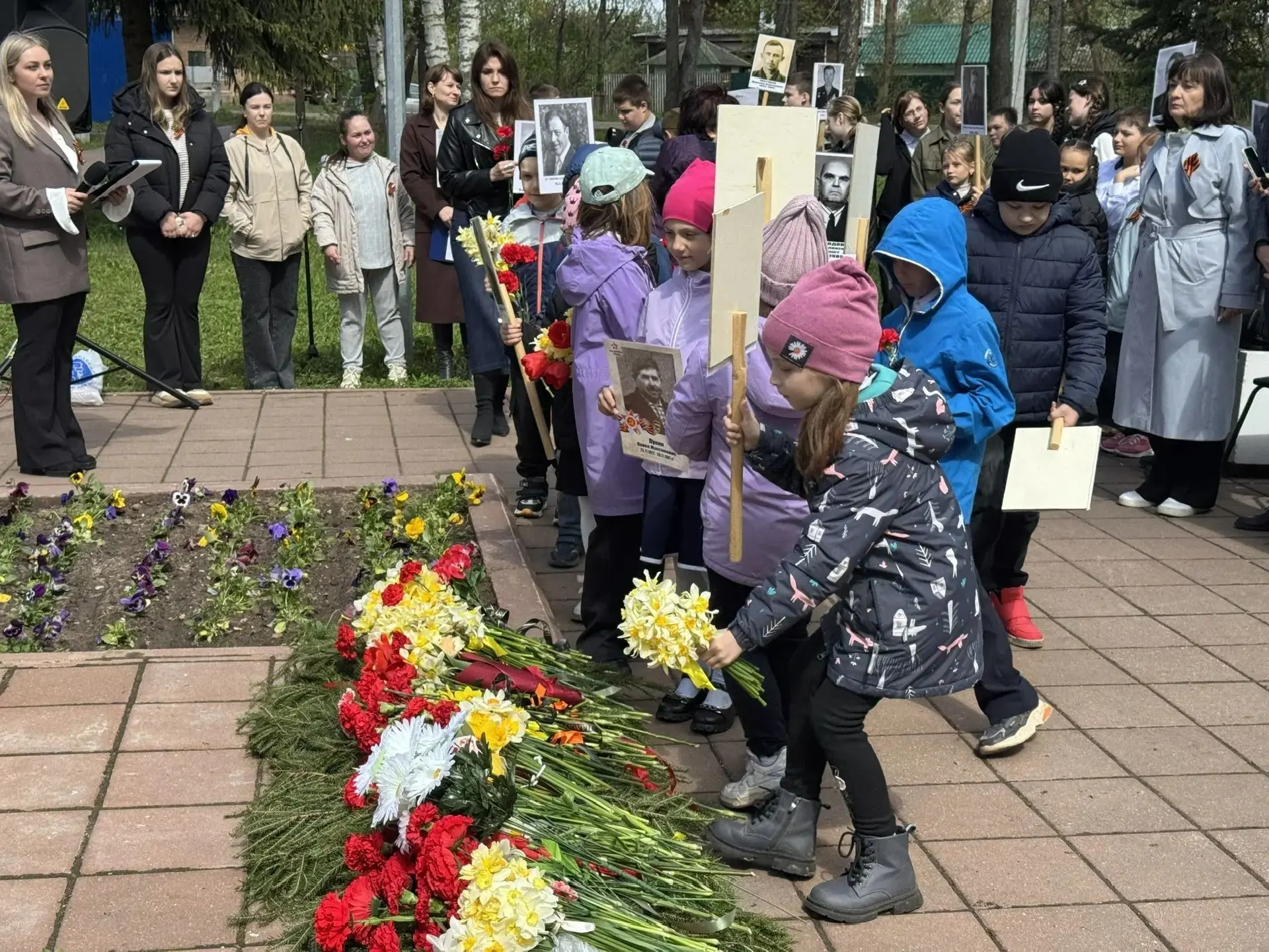 9 Мая: «Бессмертный полк» и память поколений🇷🇺 Сегодня ученики и педагоги ЦО №6 приняли участие в то