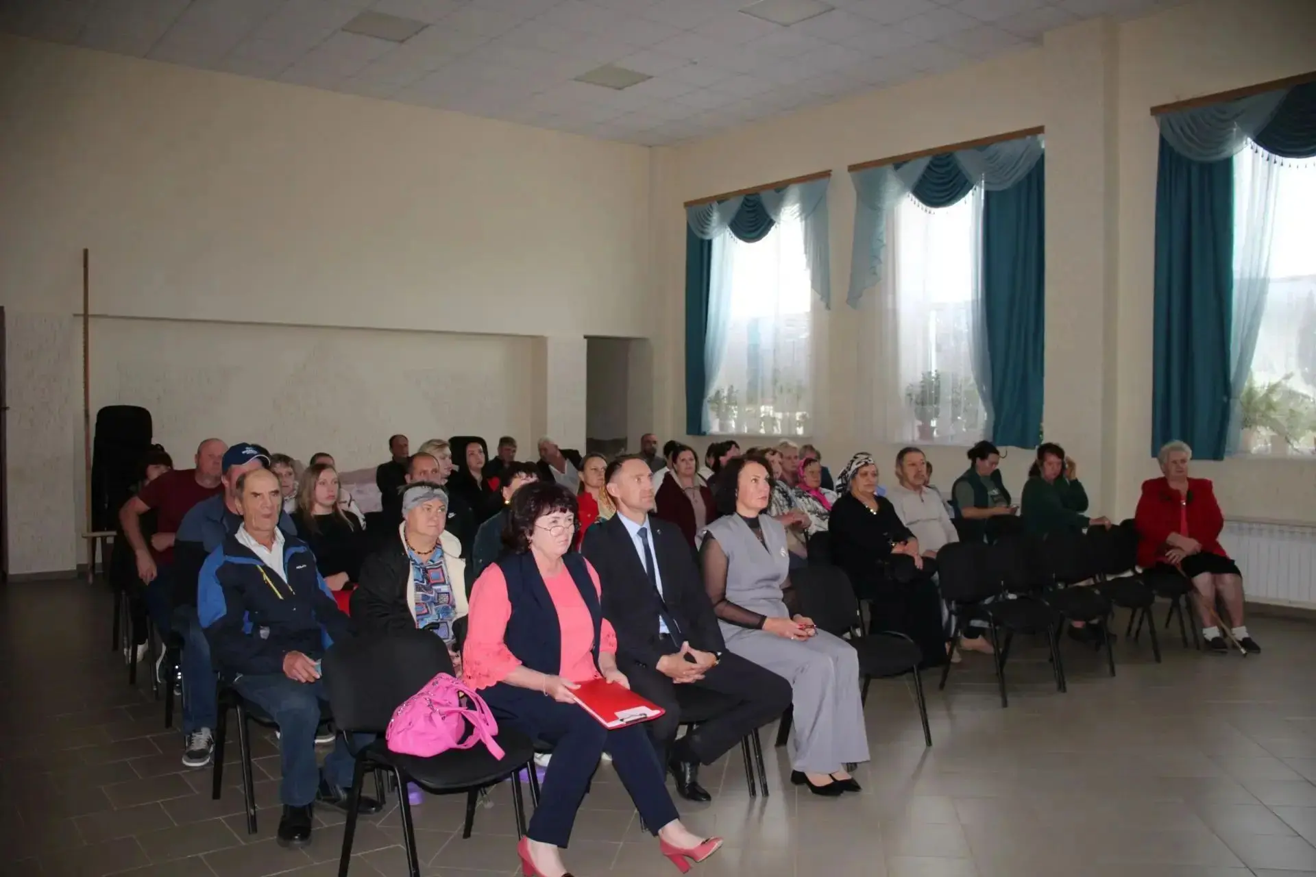 Сегодня в Октябрьском сельском поселении состоялось официальное вступление в должность ...