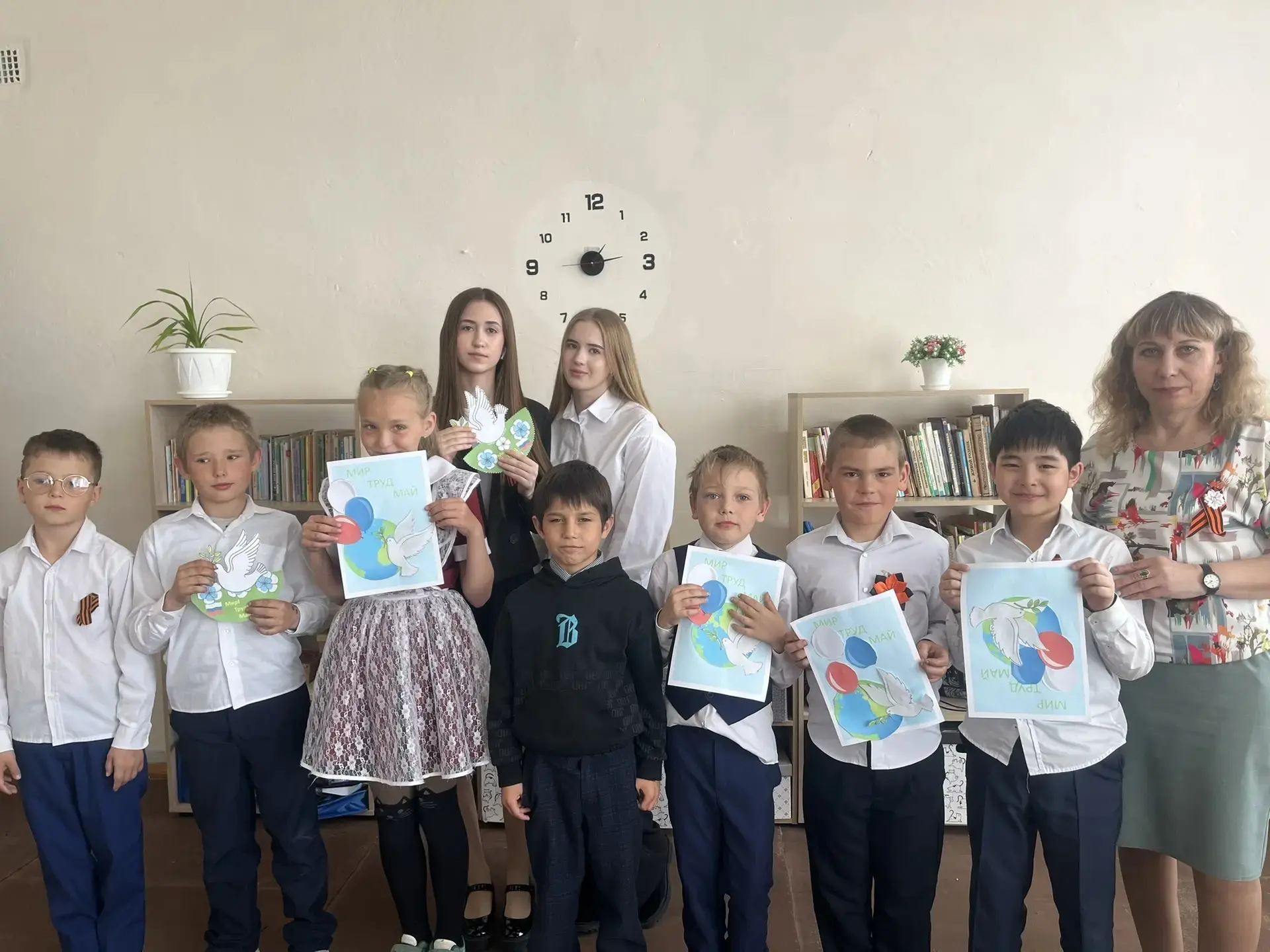 🧑‍🤝‍🧑🧑‍🤝‍🧑Творческий мастер-класс «Весенняя открытка для героя труда»