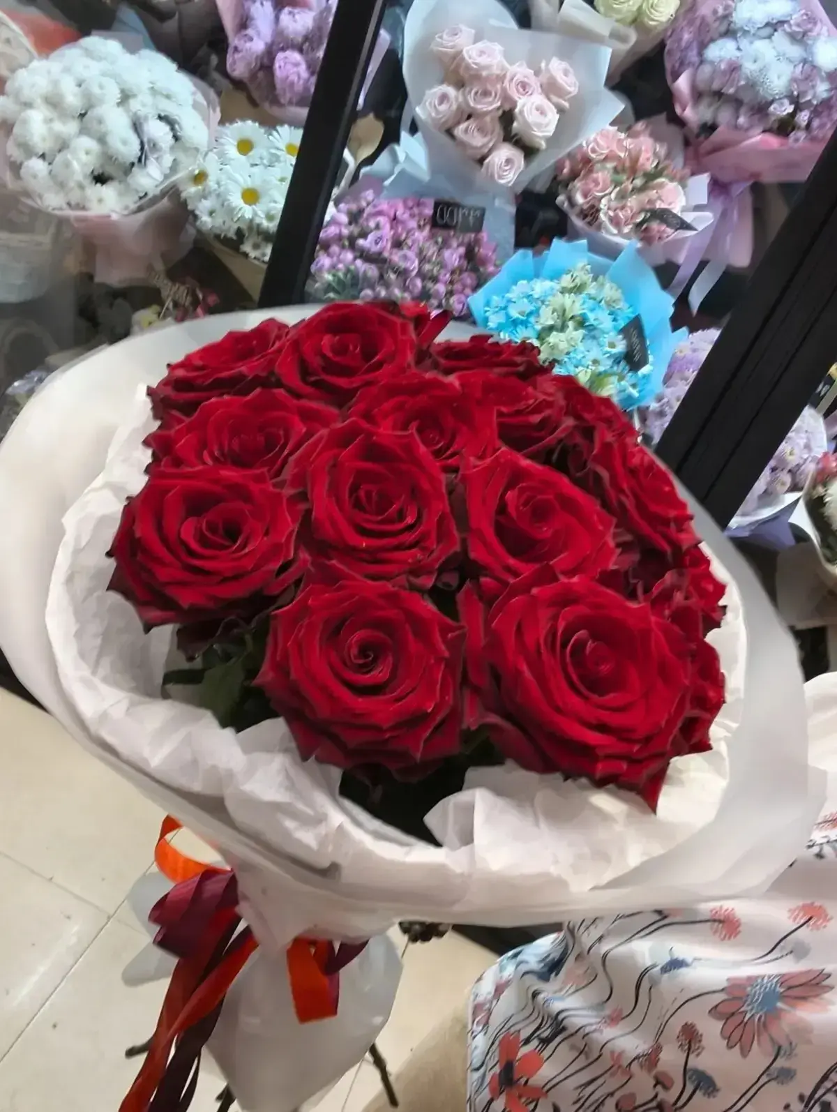 15 королевских роз — идеальный выбор для особого момента. ✨