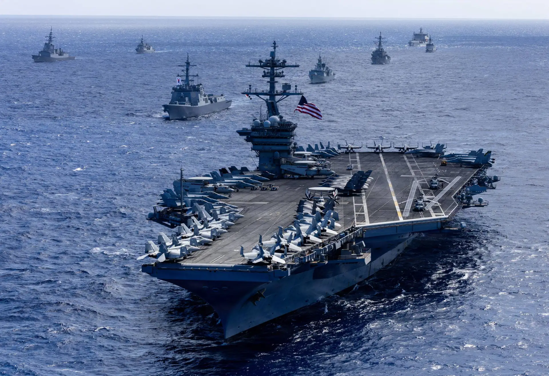 США планируют направить АУГ авианосца USS Theodore Roosevelt на Ближний Восток, снова д...