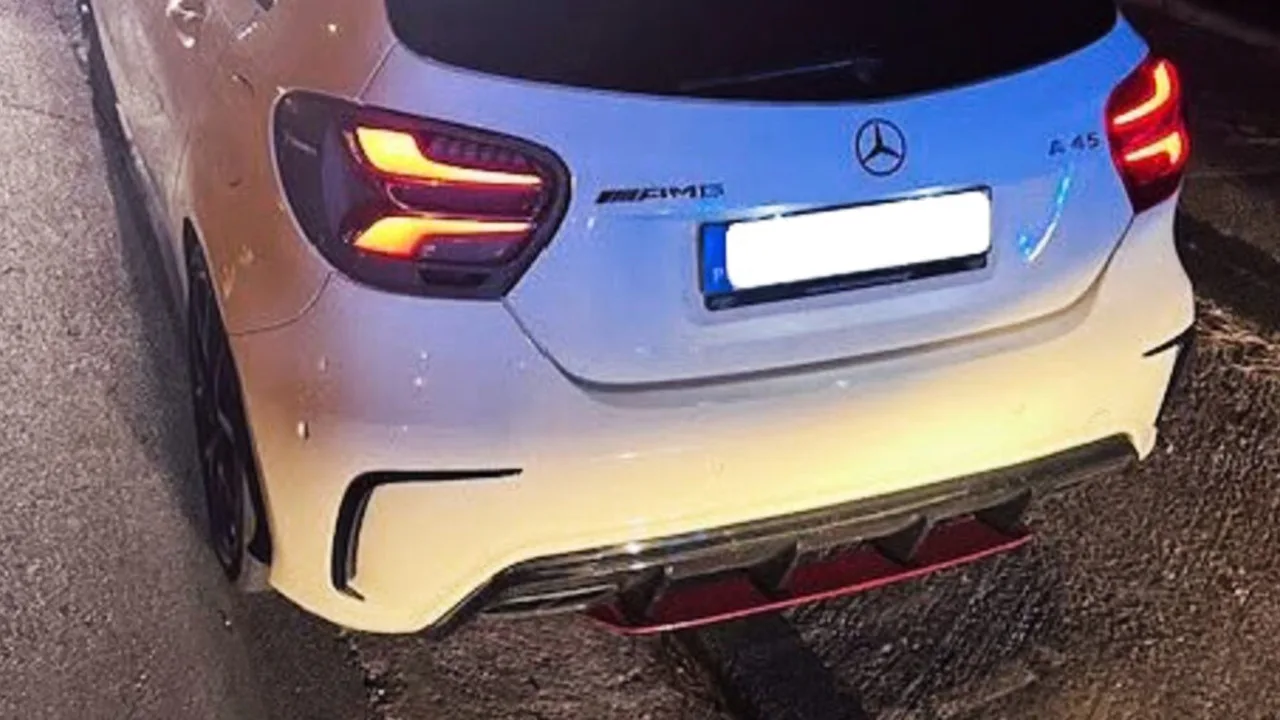 Mercedes-AMG A45 в Марселе поймали на скорости 221 км/ч в зоне 70 км/ч

Во Франции Mercedes-AMG A45 