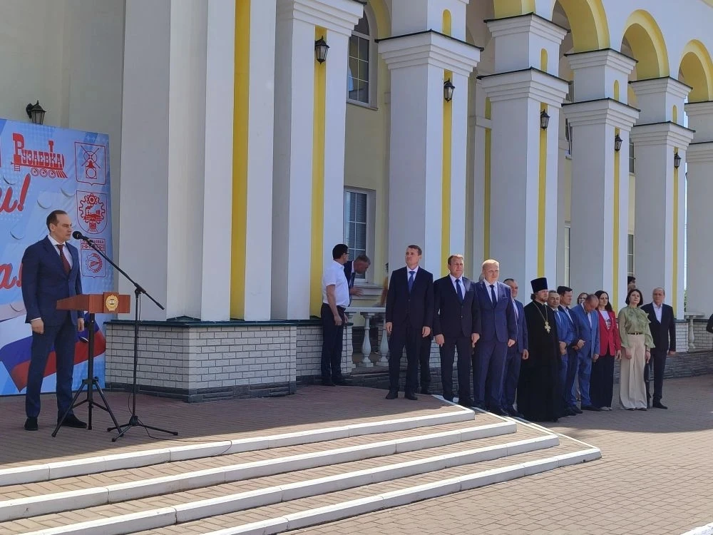 12 июня наша страна отмечает один из самых значимых государственных праздников - День России. Он оли