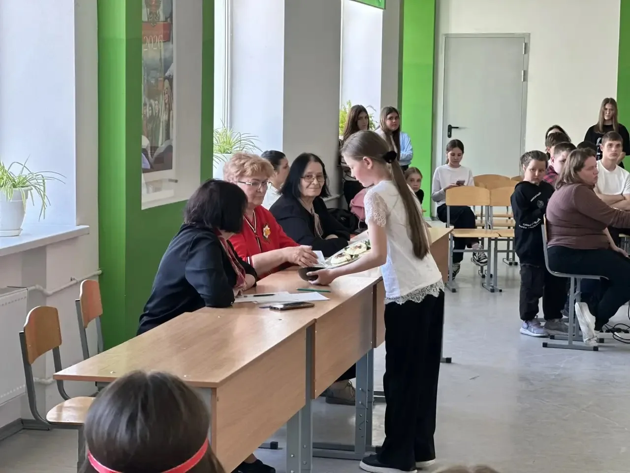 Вчера в МБОУ СОШ №3 прошел второй день фестиваля народов России! 🇷🇺🌍  Этот день был наполнен яркими 
