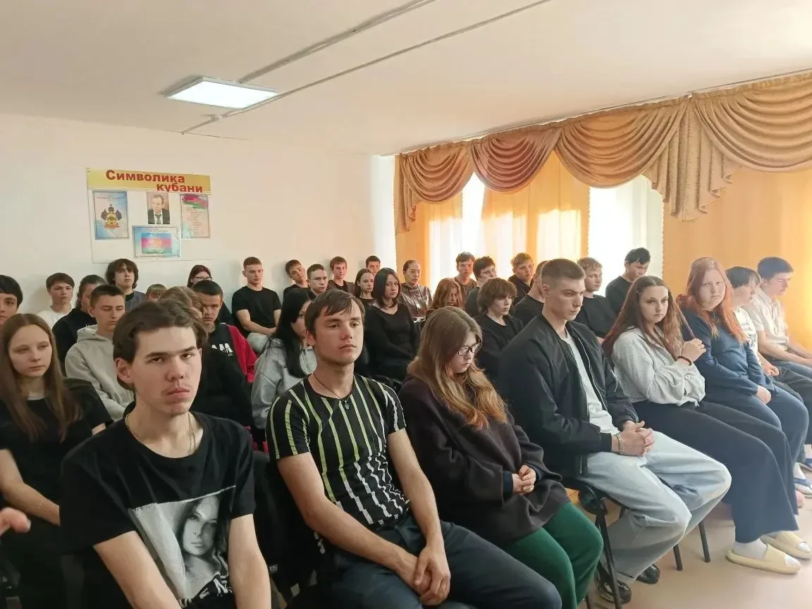 🕊️ Встреча с настоятелем храма Саввы Освященного: День Георгия Победоносца в техникуме  6 мая, в ден
