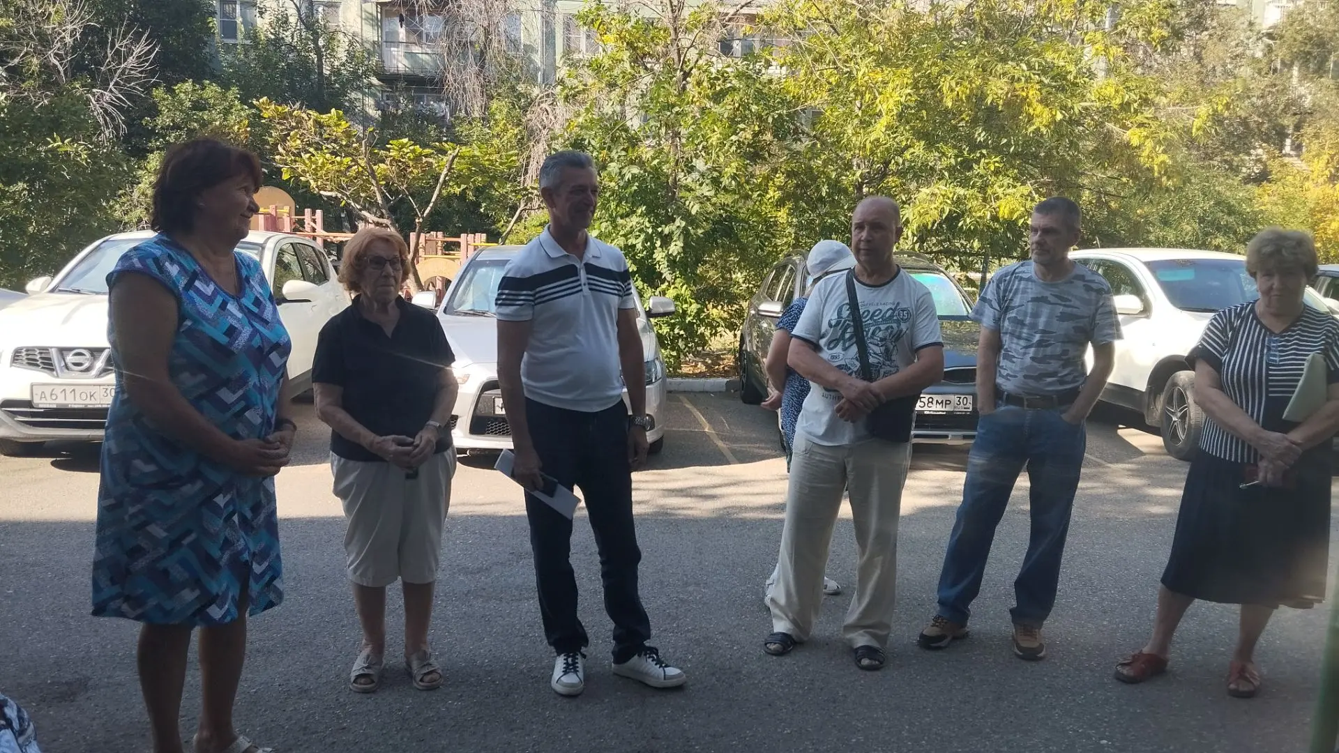 ул.Татищева к.28 сегодня состоялось внеочередное собрание собственников для решения важ...