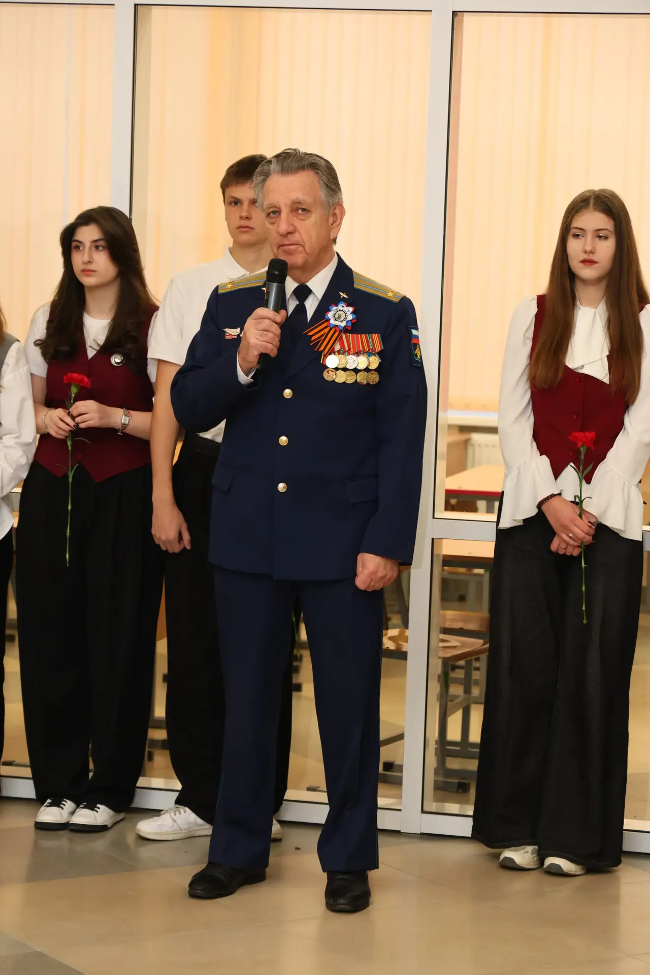 21 января  в  «Зале боевой славы»  МБОУ лицея №35 состоялась торжественная линейка, посвященная 83 г