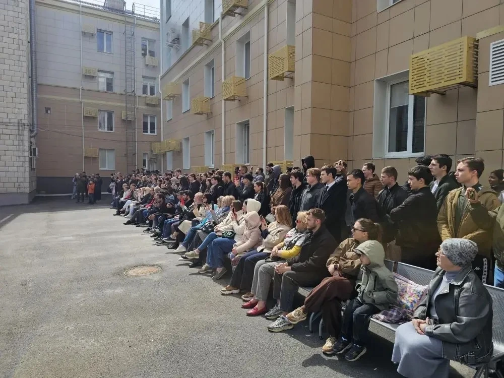 Накануне Дня Великой Победы в ВолгГМУ встретили Роту почётного караула и ветеранов