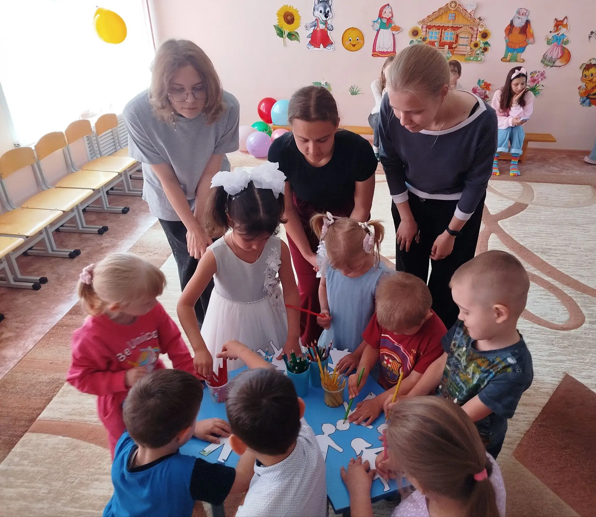 Студенты-волонтеры медицинского колледжа подарили праздник дошколятам! В Международный день защиты д