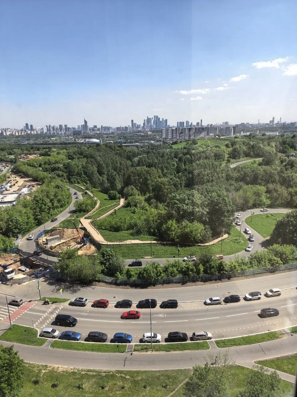 В парке на Крылатских холмах сегодня проходят велосоревнования   Доступ на дорогу закрыт. Также езди