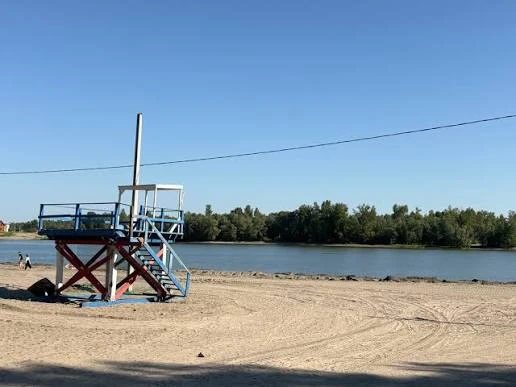 🏖️ Пляж на острове Помазкин в Барнауле официально открылся