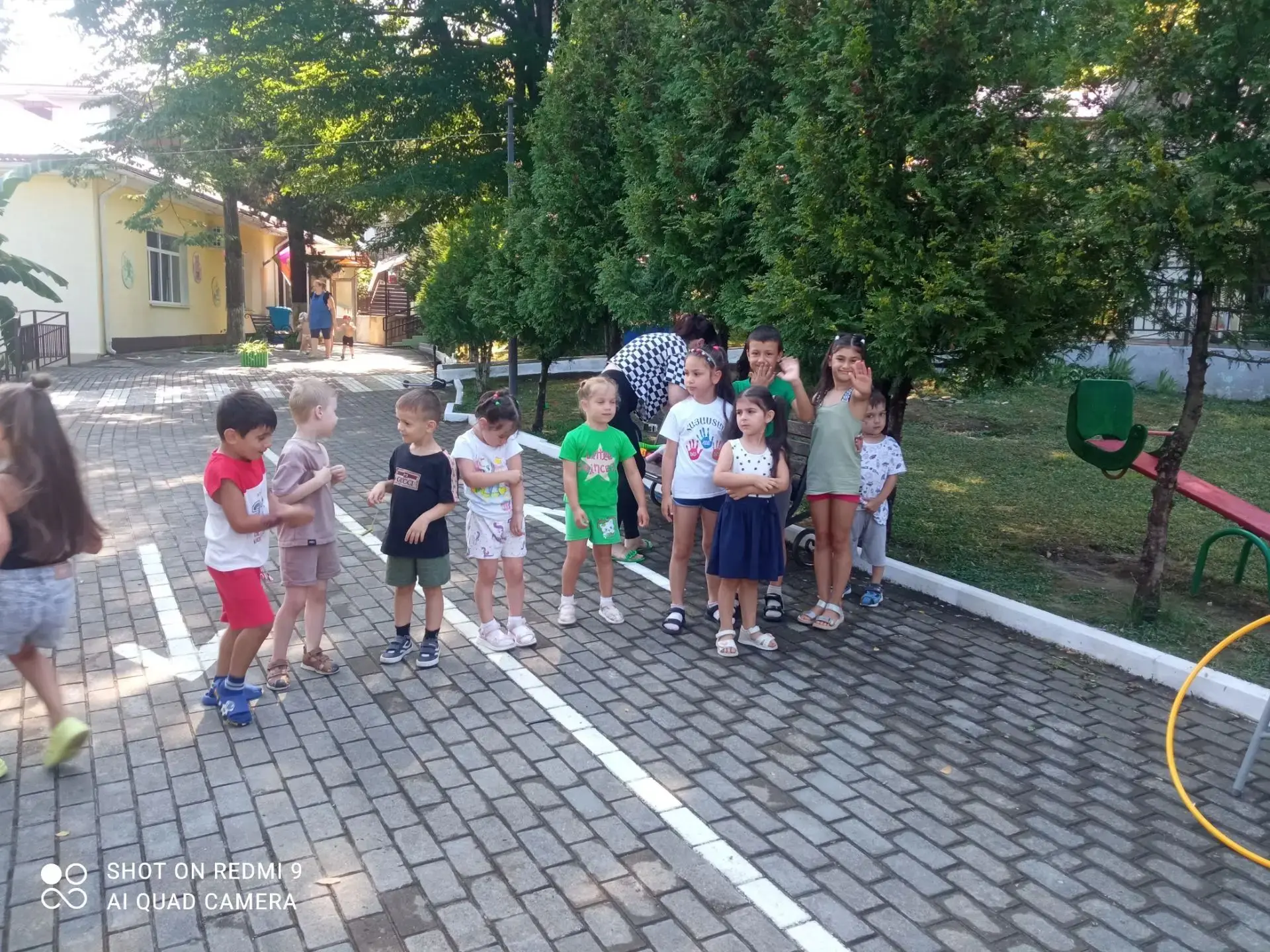 Сегодня в нашем детскои саду прошёл замечательный урок физкультуры на свежем воздухе!