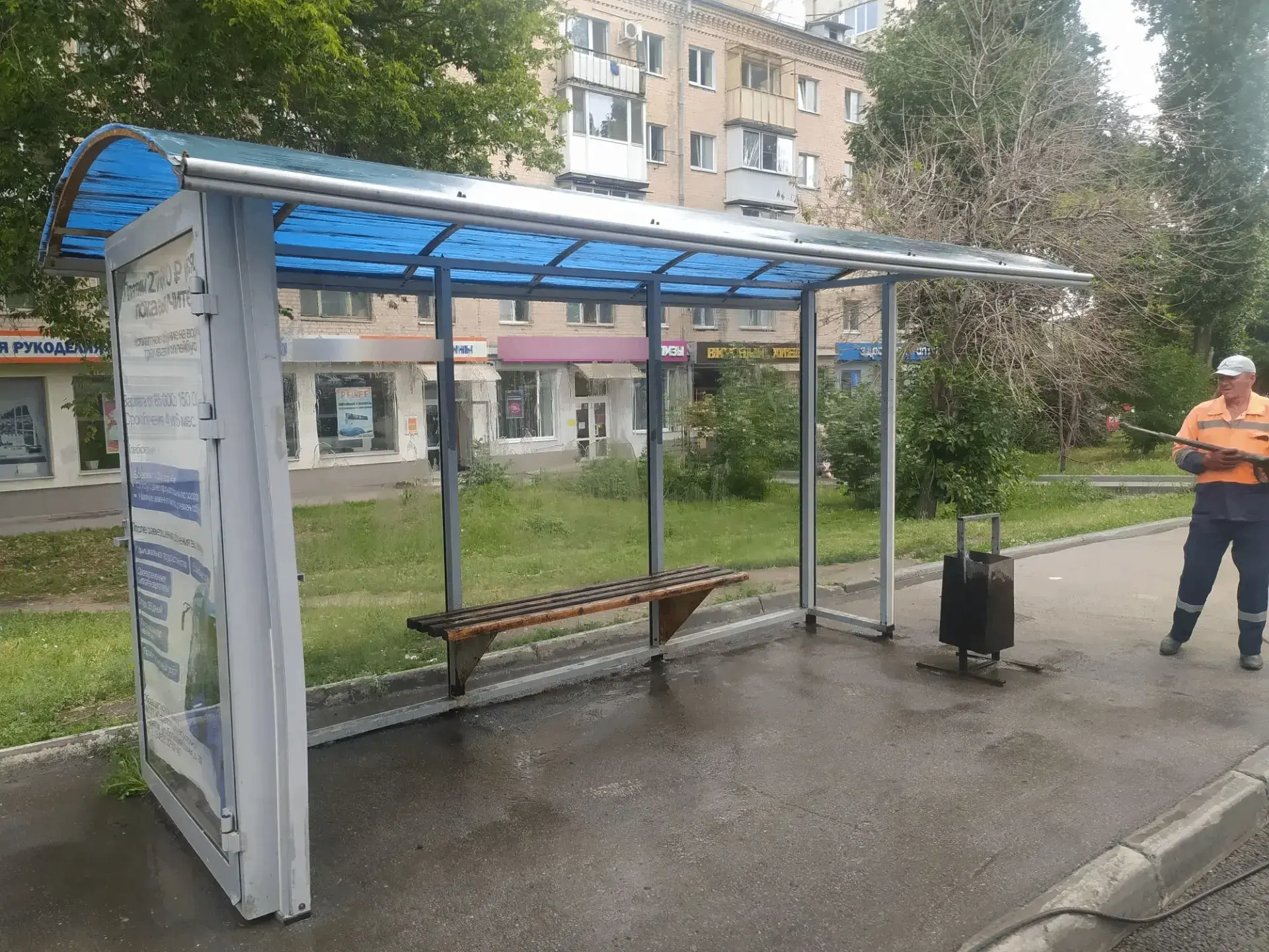 Силами МБУ "Дорстрой" продолжаются работы по содержанию элементов улично-дорожной сети. 

Проводится