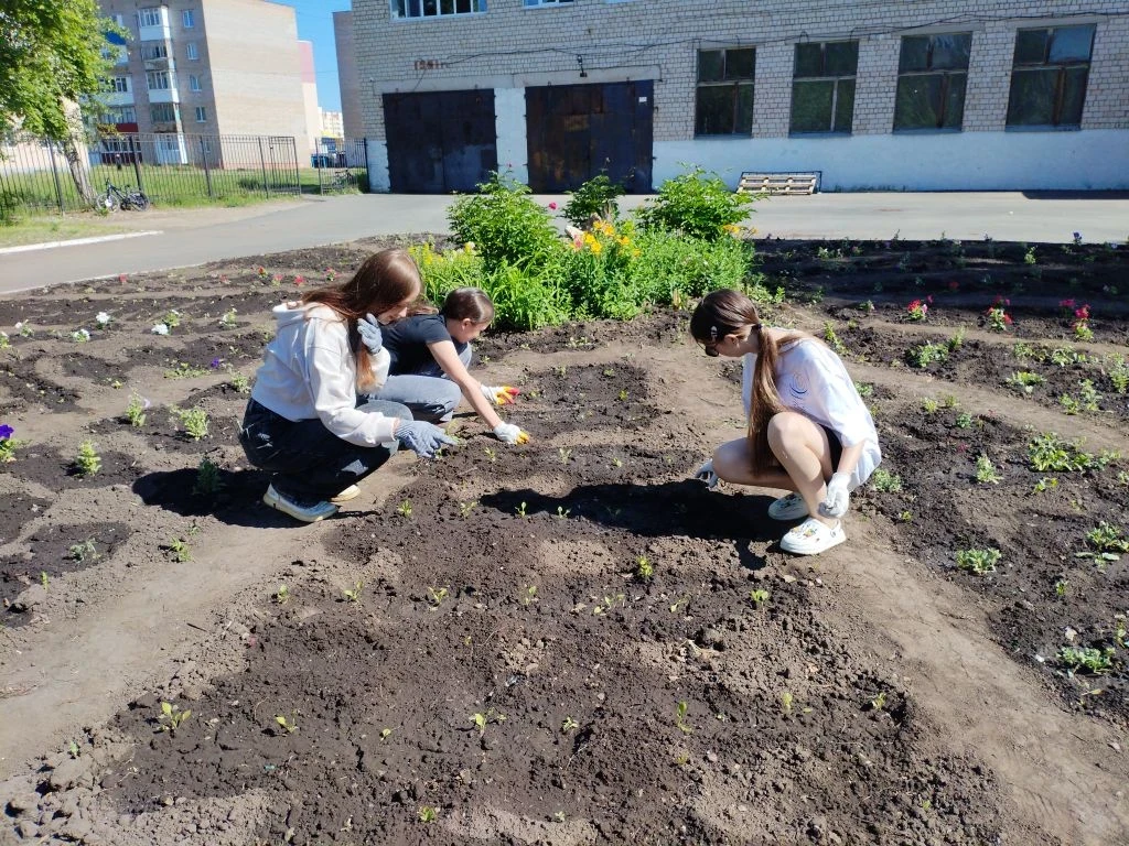 🌟☘️🌺Учащиеся и педагоги нашей школы приняли активное участие во Всероссийской акции «Цветы России»