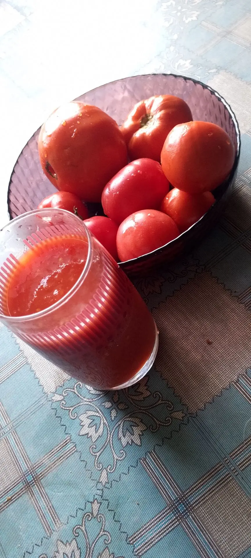 🍅 Томатный сок: просто, вкусно, полезно!