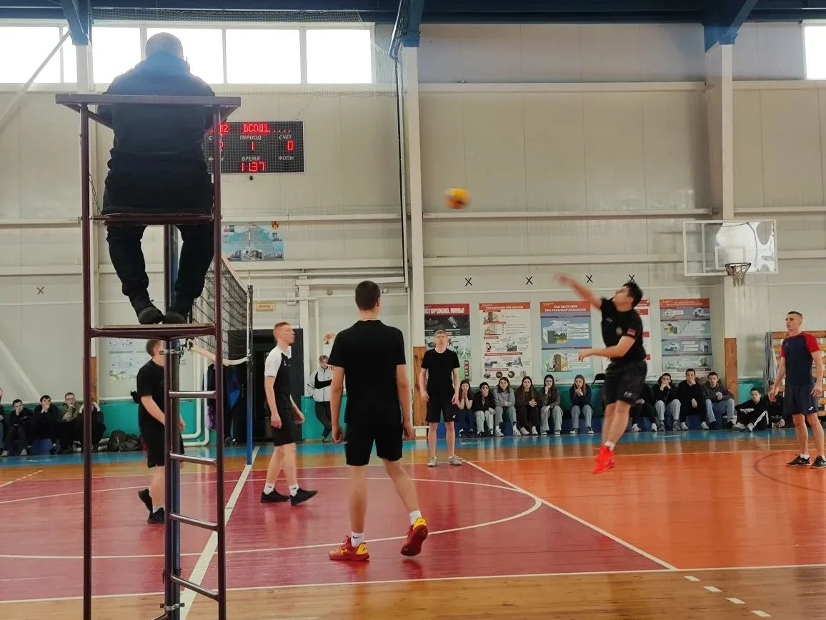 🏆 Ура! Снова победа❗❗❗  Команда юношей нашего школьного спортивного клуба "Орлёнок" стала победителе